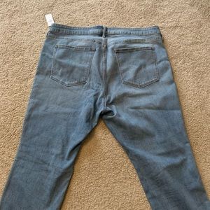 NEW! Never worn, Old Navy Women’s Petite size 18 high rise slim straight jeans